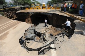 Xi'an street collapse