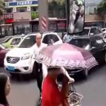 Foreigner Doing Good: Pedestrian In Chengdu Clears Way For Ambulance [UPDATE]