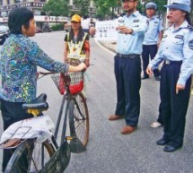 This Foreigner Proudly Dons Chengguan Uniform, Outs Himself As Massive Tool