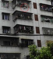 Man Who Rescued Child From Balcony Handsomely Rewarded