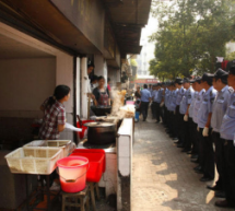 Chengguan In Wuhan Try A Slightly Different Enforcement Tactic, Still Mocked