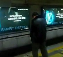 Man Casually Pees Off Beijing Subway Platform On A Monday Afternoon [UPDATE]