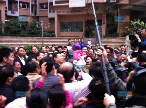 Xi Jinping holding baby aloft