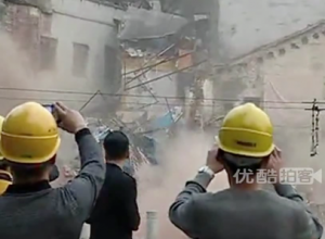 Guangzhou sinkhole devours buildings featured image