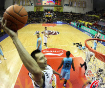 Yi Jianlian Is The Happiest Dunker