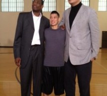 Jeremy Lin Poses With Dikembe Mutombo And Yao Ming, Looks Tiny