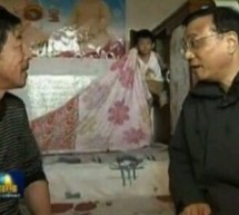 Toddler Moons National TV Audience During Vice Premier Li Keqiang’s Impromptu House Visit [UPDATE]