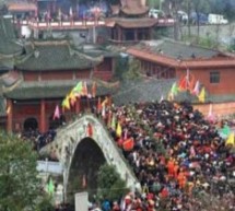 “The Bridge Sure Is Strong”: 300,000 Gather Atop Bridge In Sichuan For Traditional Festival