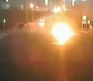 Motorcycle crashes into van and explodes featured image