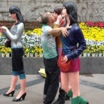 Chengdu Man Makes Out With Statues On Shopping Street, Repulses Everyone