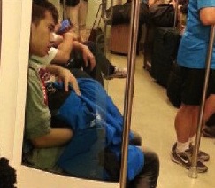 Taiwan man gets clandestine blowjob on subway featured image