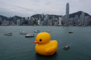 Rubber duck in Victoria Harbor 1