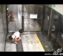 Another Public Pooper Caught On Camera In Shenzhen Subway