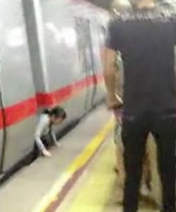 Suicide attempt Guomao station unsuccessful woman unscathed featured image