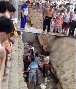 Fight in gutter 1