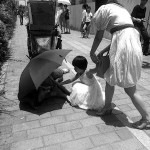 Girl helps fainted street cleaner