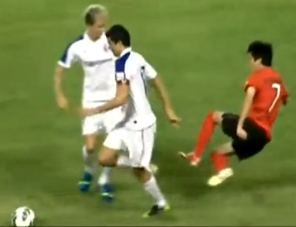 Horrible tackle in Chinese soccer 1
