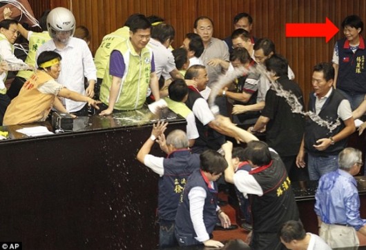 Taiwan parliament fight