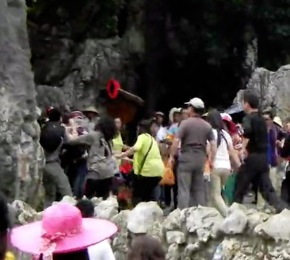 Stone Forest Park fight in Kunming