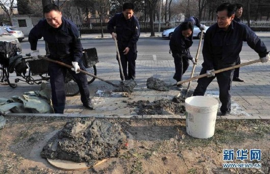 Beijing migrant worker lives in well 6