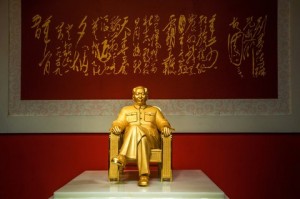 Gold Mao statue