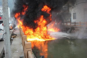 Wenzhou river caught on fire