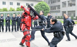 Sichuan police vs. Iron Man