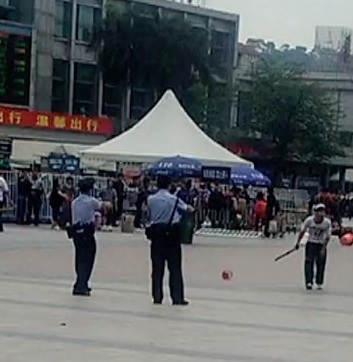 Guangzhou Railway Station attacker subdued 2